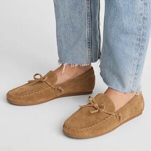 Madewell the meadow whipstitched driver in suede